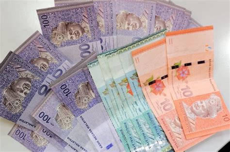 10 Malaysian ringgits to US dollars .